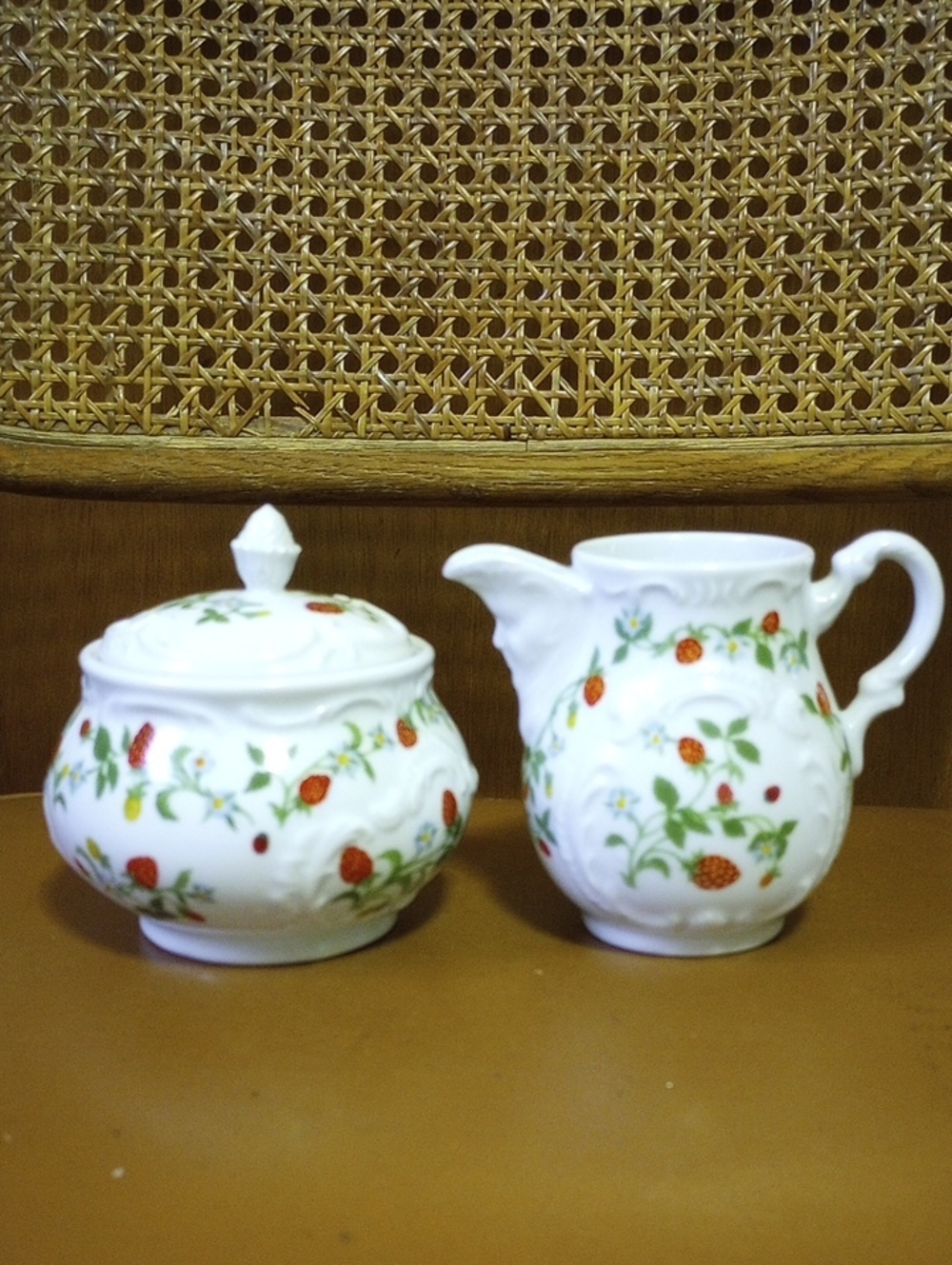Estee Lauder Porcelain Strawberry & Floral Sugar & Creamer Set, Vintage 1981